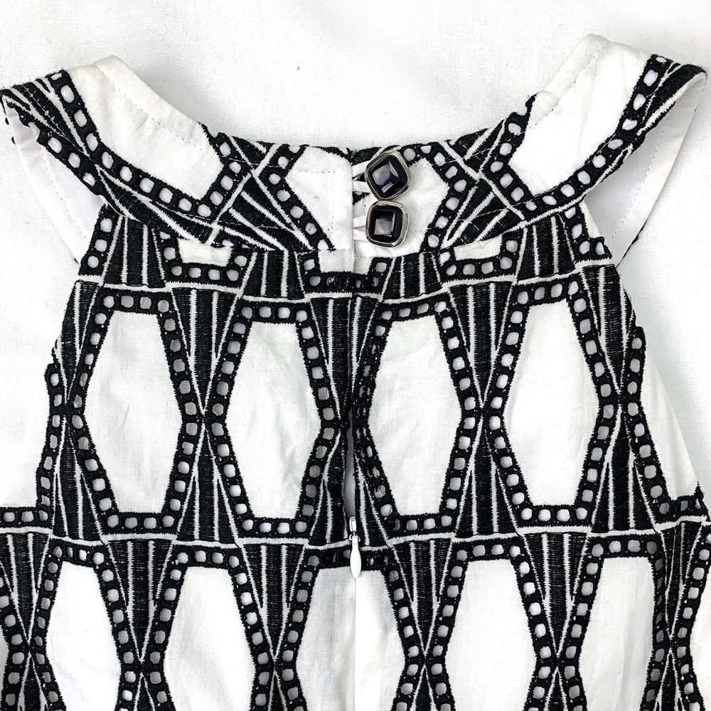 3/$15 Shoshana Black & White Sleeveless Dress - Picture 5 of 8